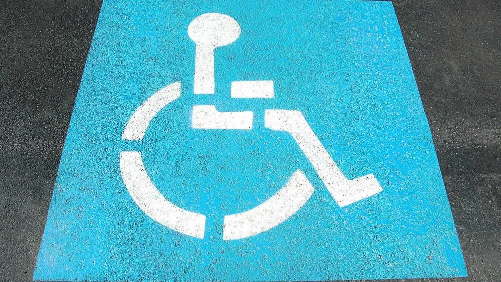 Accessibilite-au-Camping-du-Lac-de-Saint-Cyr